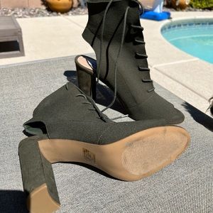 Steve Madden - Forest Green - Women’s Size 11
